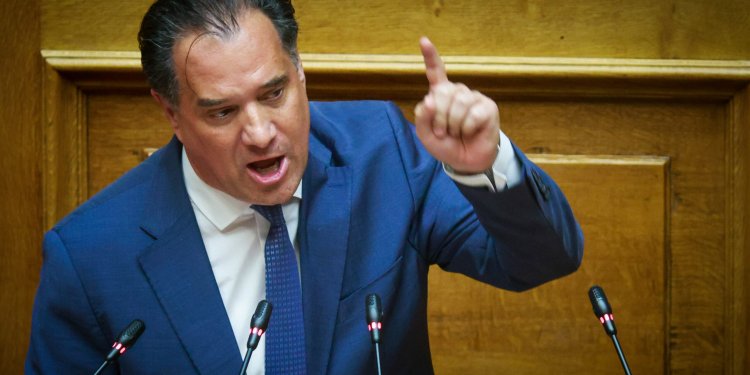 Εκτέθηκε ανεπανόρθωτα ξεστομίζοντας ψέματα για τα απογευματινά χειρουργεία – FANTOMAS.GR
