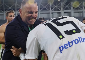 ΑΕΚ Λάρνακας: Η επιβράβευση του Σιμόν στους παίκτες του και το ατού με Ομόνοια