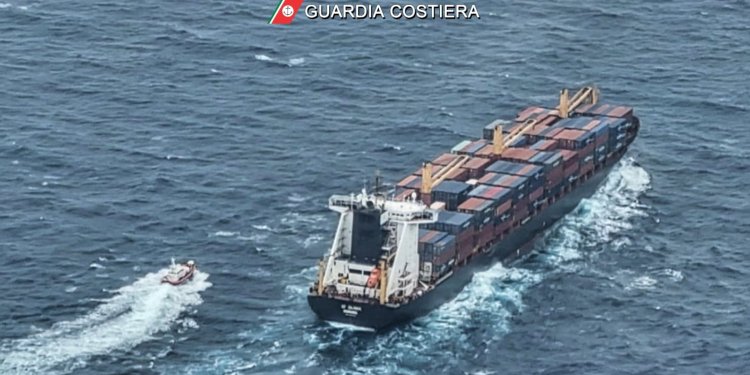 Ιταλία: Σύγκρουση πλοίων ανοιχτά της Σικελίας