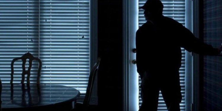 Διέρρηξαν σπίτι γνωστού μπασκετμπολίστα – Πήραν μεγάλο χρηματικό ποσό και κοσμήματα μεγάλης αξίας – FANTOMAS.GR