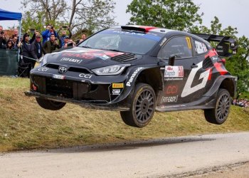 WRC: Ρεσιτάλ οδήγησης από τον Οζιέ στην Κροατία (vid)