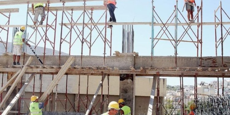 Αδειοδωρόσημο: Αύριο Παρασκευή πληρώνονται 37,5 εκατ. ευρώ σε 76.829 εργατοτεχνίτες οικοδόμους