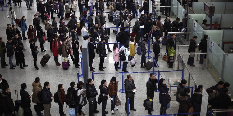 Κίνα: Το πενθήμερο της Πρωτομαγιάς βάζει «φωτιά» σε αεροδρόμια και τρένα – Οι αγαπημένοι προορισμοί για εκατομμύρια Κινέζους