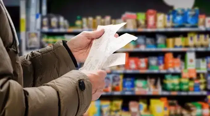 Βαθιά το χέρι στην τσέπη έβαλαν και το 2023 οι πολίτες – FANTOMAS.GR