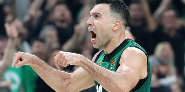 Παναθηναϊκός – Μακάμπι: Το τρίποντο του Σλούκα που ξεσήκωσε το ΟΑΚΑ (vid)