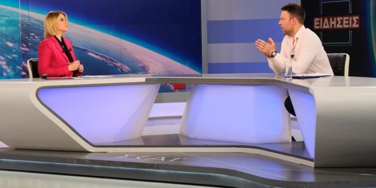 Στέφανος Κασσελάκης – ΣΚΑΪ / Ο Μητσοτάκης συγκαλύπτει Καραμανλή – Παραδέχεται ότι αν μπει φυλακή καταρρέει η κυβέρνηση Στέφανος Κασσελάκης – ΣΚΑΪ / Ο Μητσοτάκης συγκαλύπτει Καραμανλή – Παραδέχεται ότι αν μπει φυλακή καταρρέει η κυβέρνηση