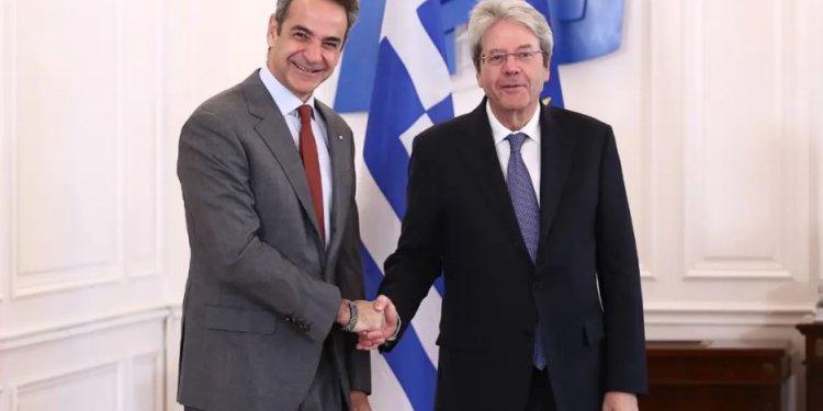 Μητσοτάκης σε Τζεντιλόνι: “Η κυβέρνηση είναι ισχυρή, παραμένουμε προσηλωμένοι στο μεταρρυθμιστικό μας έργο”