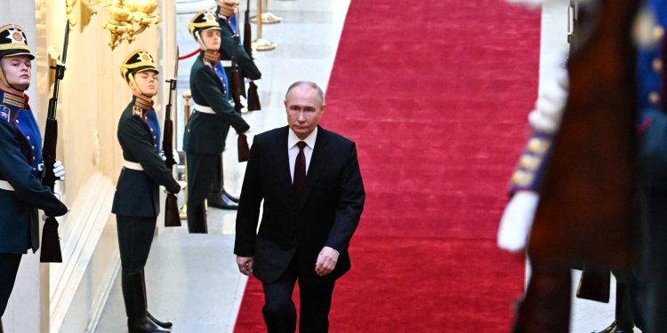 B. Πούτιν: Ορκίστηκε πρόεδρος της Ρωσίας για πέμπτη θητεία 