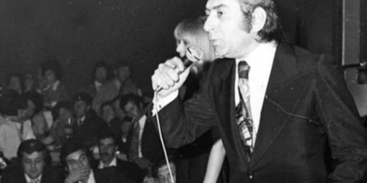Σαν σήμερα έφυγε ο Στράτος Διονυσίου: Η τελευταία εμφάνιση στην πίστα και ο ξαφνικός θάνατος του!(φωτό-βίντεο)