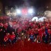 Ξενύχτησε γιορτάζοντας όλη η Ελλάδα – Πλημμύρισε από ένα ερυθρόλευκο ποτάμι