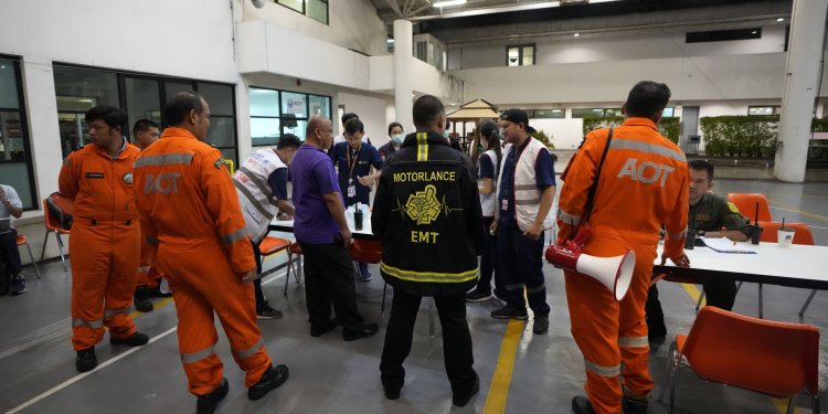 «Δεν ξέρω καν πόσο κράτησαν οι αναταράξεις» – Φονική πτήση από Λονδίνο προς Σιγκαπούρη: Νεκρός 73χρονος από καρδιακή ανακοπή «Δεν ξέρω καν πόσο κράτησαν οι αναταράξεις» – Φονική πτήση από Λονδίνο προς Σιγκαπούρη: Νεκρός 73χρονος από καρδιακή ανακοπή