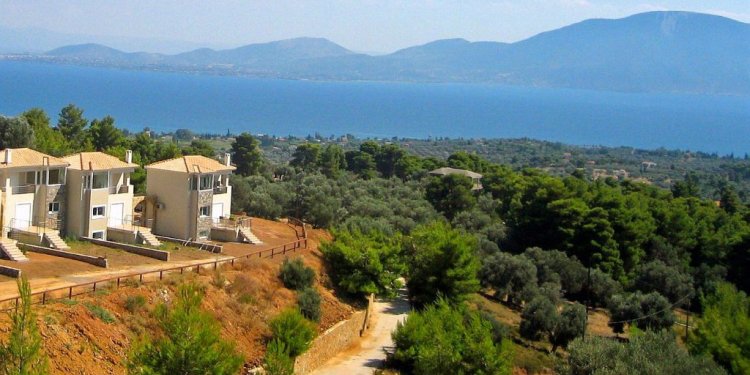 «Απόβαση» ξένων στην αγορά εξοχικών – Ποιες περιοχές προτιμούν