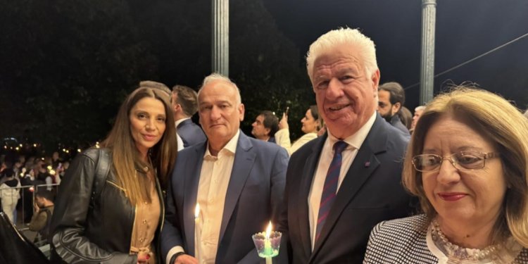 Με λαμπρότητα η Ανάσταση στην Κέρκυρα – Oι παρουσίες Α.Βορρυλα ,Γ.Τρεπεκλη που χειροκροτήθηκαν και τα παραλειπόμενα