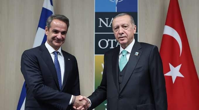 Μητσοτάκης: Με τον αρχηγό της ΕΥΠ στην Τουρκία