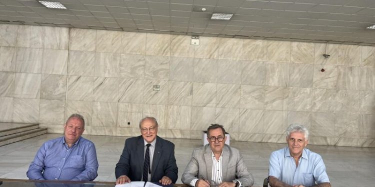 Νέα Δήλωση των 4+ για Εθνική Συσπείρωση μετά την τριμέτωπη προσφυγή τους στην Δικαιοσύνη