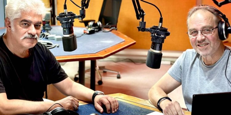 Ν. Καραγιώργης: Τα πάντα είναι πολιτική και τα πάντα θέατρο Ν. Καραγιώργης: Τα πάντα είναι πολιτική και τα πάντα θέατρο