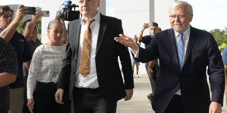 Ένοχος δήλωσε ο Τζούλιαν Ασάνζ σε συμφωνία με τις ΗΠΑ – Τερματίζεται ο δικαστικός αγώνας