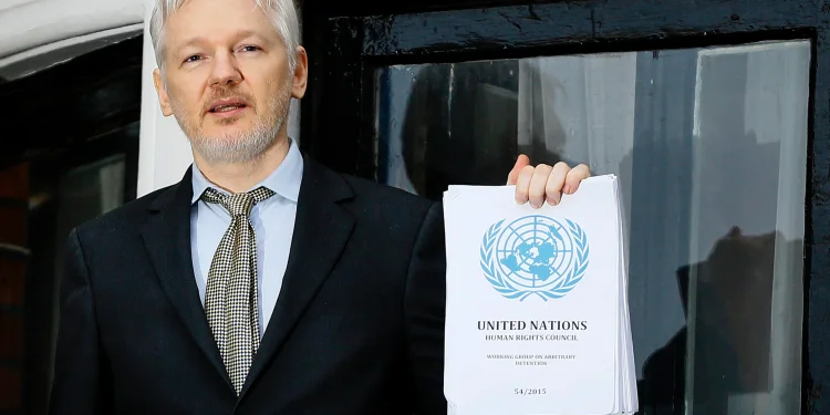 Ελεύθερος o Τζούλιαν Ασάνζ – O ιδρυτής του Wikileaks ήρθε σε συμφωνία με την αμερικανική δικαιοσύνη