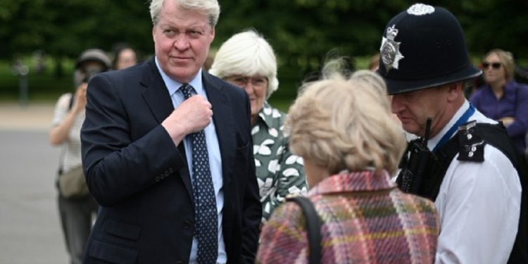 Βρετανία: Έρευνα σε σχολείο μετά τις καταγγελίες για σεξουαλική κακοποίηση παιδιών – Αποκαλύψεις από τον αδερφό της πριγκίπισσας Νταϊάνα Βρετανία: Έρευνα σε σχολείο μετά τις καταγγελίες για σεξουαλική κακοποίηση παιδιών – Αποκαλύψεις από τον αδερφό της πριγκίπισσας Νταϊάνα