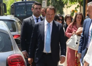 Επιτέλους το αυτονόητο . Ένταλμα σύλληψης για τον Λυτρα .