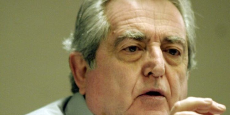 Πέθανε ο δημοσιογράφος Μανώλης Μαθιουδάκης