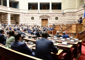 Βαριές κουβέντες από βουλευτές της ΝΔ: «Κυβέρνηση για λίγους», «γίναμε Ποτάμι», «χάσαμε την Παράταξη»