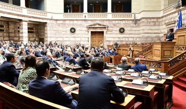 Βαριές κουβέντες από βουλευτές της ΝΔ: «Κυβέρνηση για λίγους», «γίναμε Ποτάμι», «χάσαμε την Παράταξη»