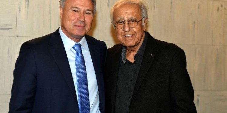 Ο Γιάννης Σγουρός ήταν ο μονος που βράβευσε τον Τάσο Μπιρσίμ