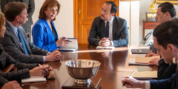 Συνάντηση Χριστοδουλίδη – Ολγκίν στις Βρυξέλλες, στο περιθώριο του Ευρωπαϊκού Συμβουλίου