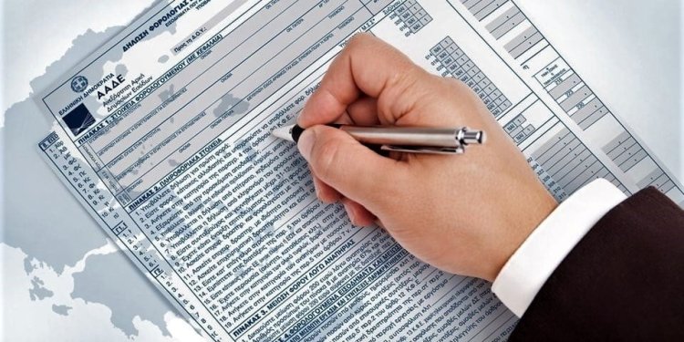 Στα “κεραμίδια ” οι λογιστές καταγγελουν την κυβέρνηση