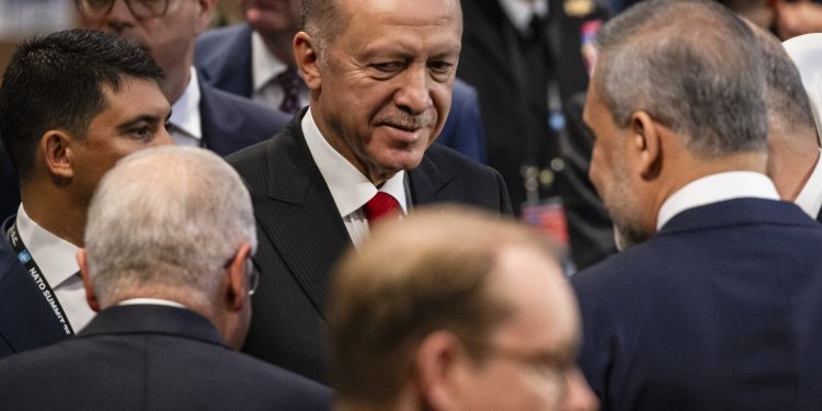 Τουρκία: Ο απόηχος της συνάντησης Μητσοτάκη – Ερντογάν και ο απολογισμός της Συνόδου Κορυφής