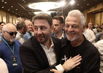 ΠΑΣΟΚ: Υποψήφιος για την προεδρία και ο Γιάννης Κανελλάκης