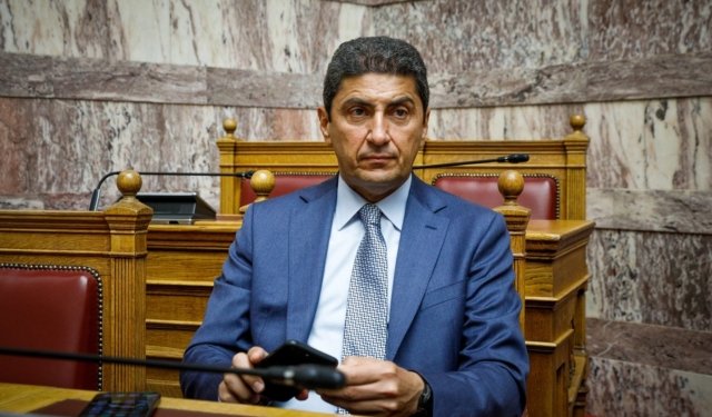 ΣΥΡΙΖΑ για «μισή διαγραφή» Αυγενάκη: O Κυριάκος Μητσοτάκης ειδικεύεται στις μισές δουλειές