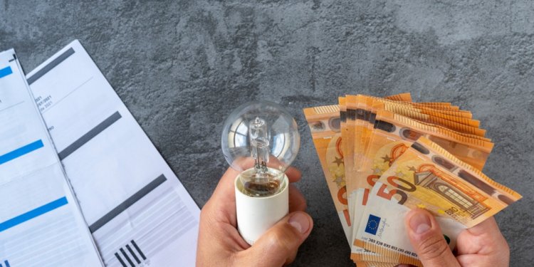 Ρεκόρ ανόδου 200% στην χονδρική τιμή του ρεύματος μέσα σε μία εβδομάδα και η κυβέρνηση ζητάει τις επιδοτήσεις πισω! Ρεκόρ ανόδου 200% στην χονδρική τιμή του ρεύματος μέσα σε μία εβδομάδα και η κυβέρνηση ζητάει τις επιδοτήσεις πισω!