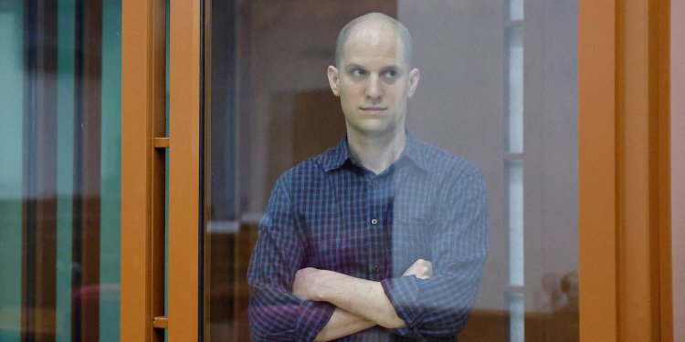 Νεα ένταση με τον Έβαν Γκέρσκοβιτς: Καταδικάστηκε σε κάθειρξη 16 ετών για κατασκοπεία στη Ρωσία Νεα ένταση με τον Έβαν Γκέρσκοβιτς: Καταδικάστηκε σε κάθειρξη 16 ετών για κατασκοπεία στη Ρωσία