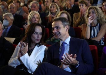 Έμμεση παρέμβαση Μητσοτάκη στο ΠΑΣΟΚ με την Αννα Διαμαντοπούλου