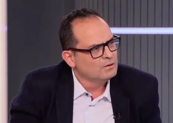 Νίκος Μανεσιώτης: Ο “πρόεδρος μιας χρήσεως” Κασσελάκης… δεν μπορεί