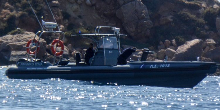 Πενήντα δύο μετανάστες διασώθηκαν νότια της Γαύδου