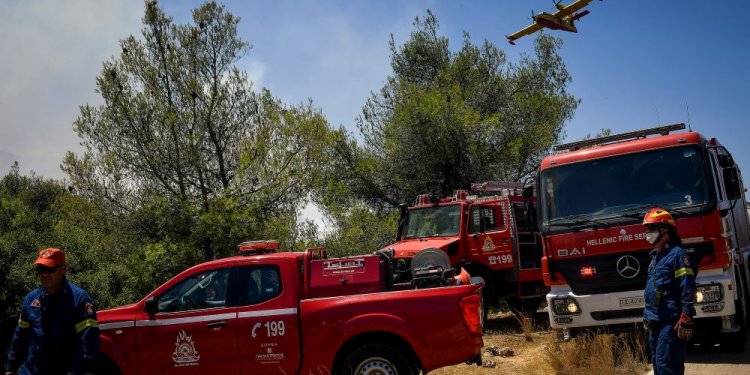 “Φωτιά’ βαζει ο ΣΥΡΙΖΑ  με βαριά υπονοούμενα για τα εναέρια μέσα