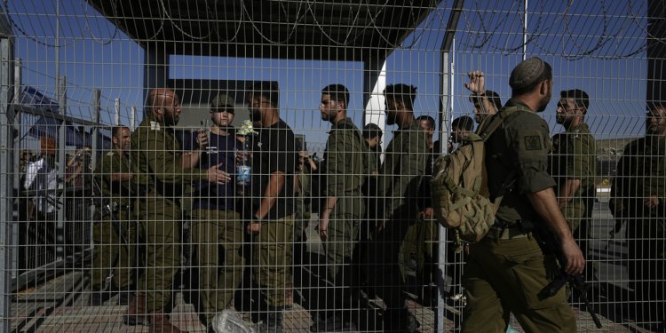 Ισραήλ: Βίντεο καταγράφει τον βάναυσο βιασμό Παλαιστίνιου από ισραηλινούς στρατιώτες – Σάλος από την υποστήριξη ορισμένων Ισραήλ: Βίντεο καταγράφει τον βάναυσο βιασμό Παλαιστίνιου από ισραηλινούς στρατιώτες – Σάλος από την υποστήριξη ορισμένων