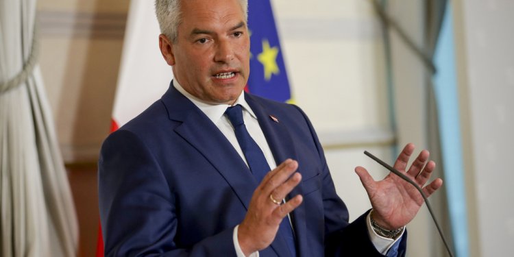 Αυστρία: Πιο αυστηρά μέτρα κατά της τρομοκρατίας μετά την απόπειρα επίθεσης στην συναυλία της Τέιλορ Σουίφτ εξήγγειλε ο Νέχαμερ Αυστρία: Πιο αυστηρά μέτρα κατά της τρομοκρατίας μετά την απόπειρα επίθεσης στην συναυλία της Τέιλορ Σουίφτ εξήγγειλε ο Νέχαμερ