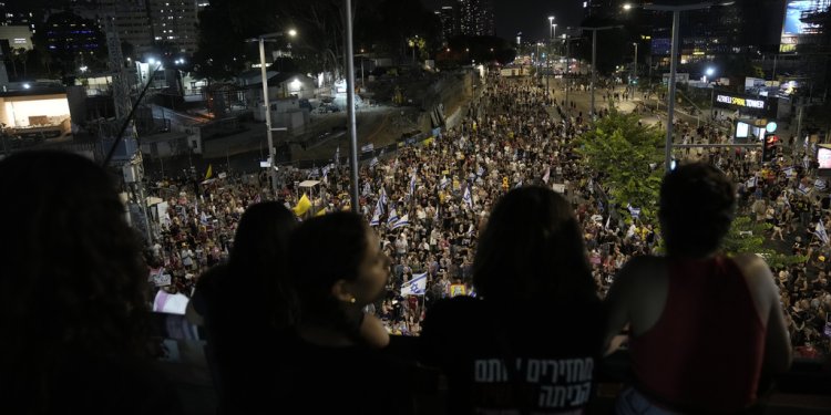 Ισραήλ: Χιλιάδες διαδήλωσαν στο Τελ Αβίβ απαιτώντας συμφωνία με τη Χαμάς για να επιστρέψουν οι όμηροι από τη Λωρίδα της Γάζας