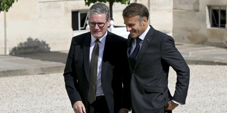 Μακρόν και Στάρμερ συζήτησαν την κατάσταση στη Μέση Ανατολή και την Ουκρανία