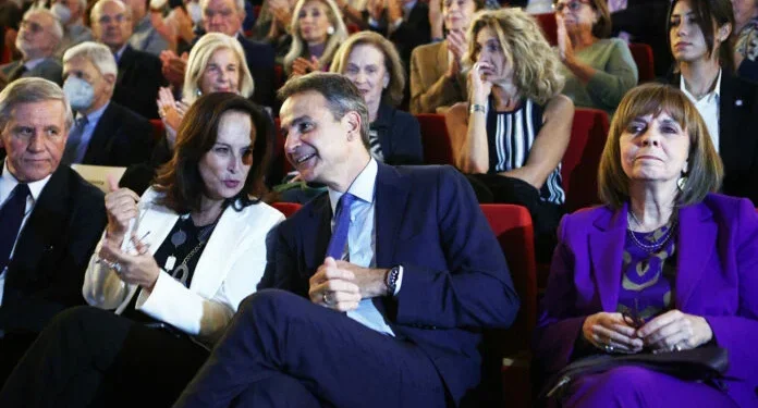 Η σοσιαλίστρια Άννα Διαμαντοπούλου παραιτείται από το ΔΣ της Coca-Cola