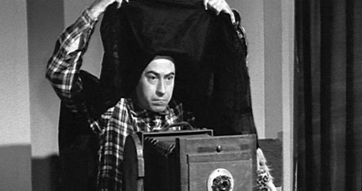 Θοδωρής Κατσικαλούδης: «Ξέρεις τι είναι να κάνεις έρωτα σε ξενοδοχείο και να δεις μπροστά σου τον Θανάση Βέγγο;»