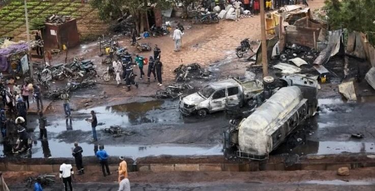 Δεκατέσσερις νεκροί, δεκάδες τραυματίες σε τροχαίο στο Μαλί Δεκατέσσερις νεκροί, δεκάδες τραυματίες σε τροχαίο στο Μαλί