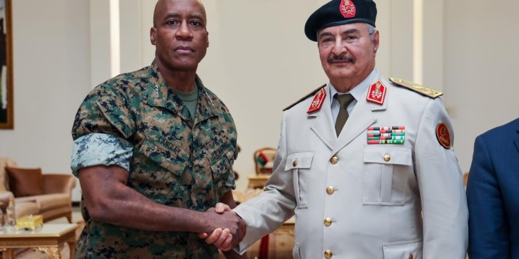 Λιβύη: Αξιωματούχοι των ΗΠΑ συναντήθηκαν με τον στρατάρχη Χάφταρ στη Βεγγάζη