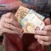 ΟΙ ΕΛΛΗΝΕΣ ΔΕΝ ΕΧΟΥΝ ΟΥΤΕ 1000 ΕΥΡΩ ! ΣΟΚΑΡΙΣΤΙΚΑ ΣΤΟΙΧΕΙΑ ΤΟΥ ΤΕΚΕ .