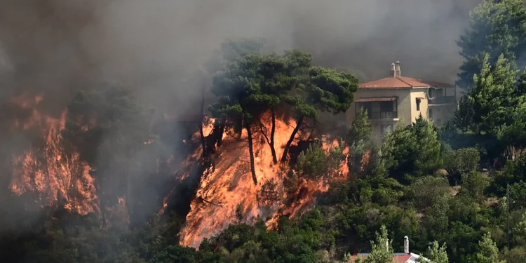 Μεγάλη καταστροφή – Προς λίμνη Μαραθώνα κατευθύνεται το μέτωπο του Βαρνάβα