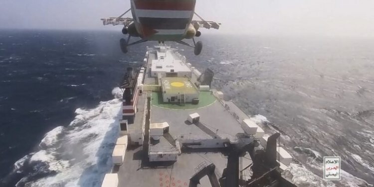 Εκρήξεις κοντά σε δύο πλοία ανοικτά της Υεμένης